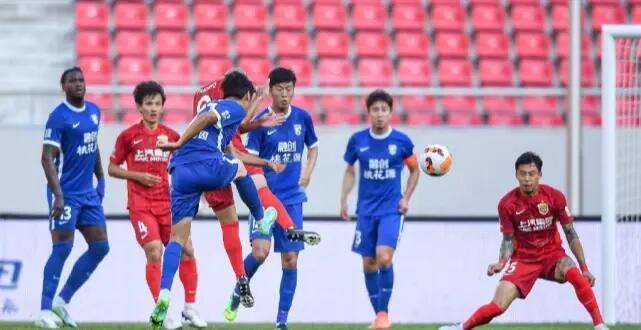 爱游戏体育官网关于窗口期CBA常规赛焦点战，广州队篮板制胜，气氛紧张，球探报告显示潜力的信息